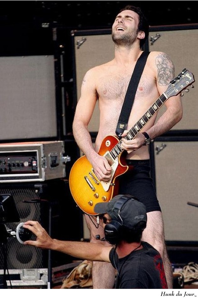 Adam Levine - Hunk du Jour Adam Levine - Hunk du Jour
