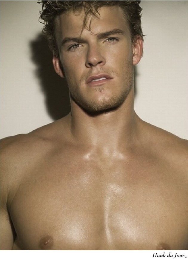 - Hunk du Jour - Hunk du Jour