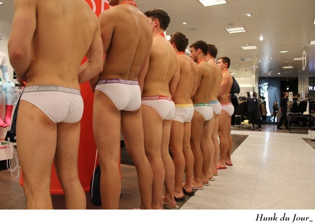 - Hunk du Jour - Hunk du Jour