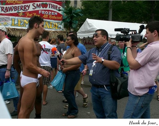 - Hunk du Jour - Hunk du Jour