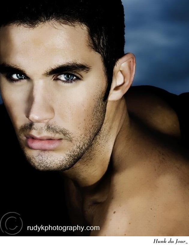 - Hunk du Jour - Hunk du Jour