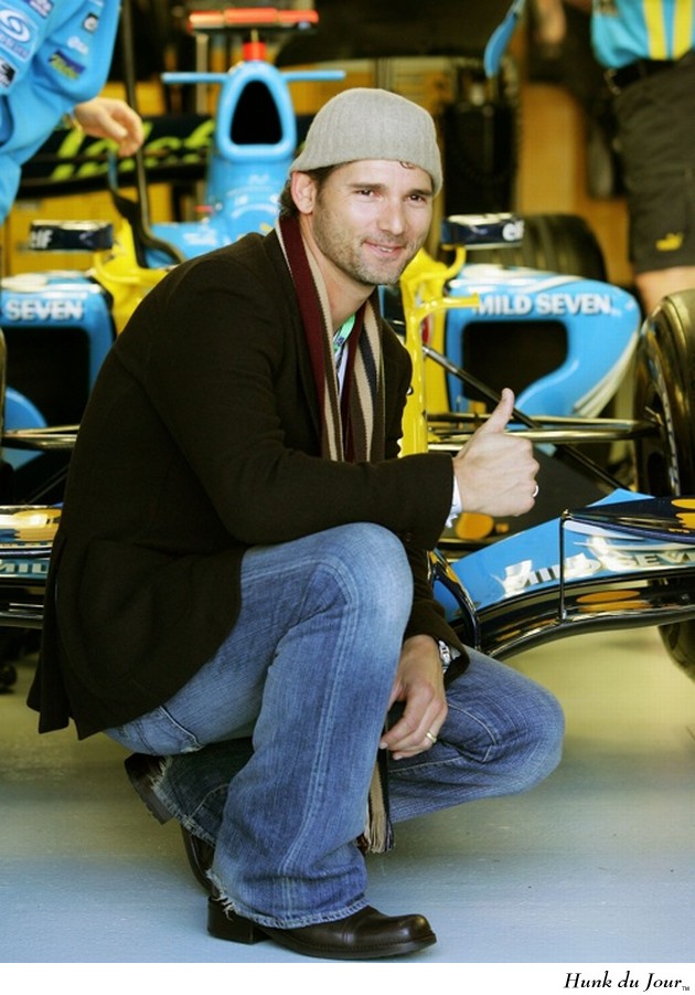 Eric Bana givin' the thumbs up - Hunk du Jour Eric Bana givin' the thumbs up - Hunk du Jour