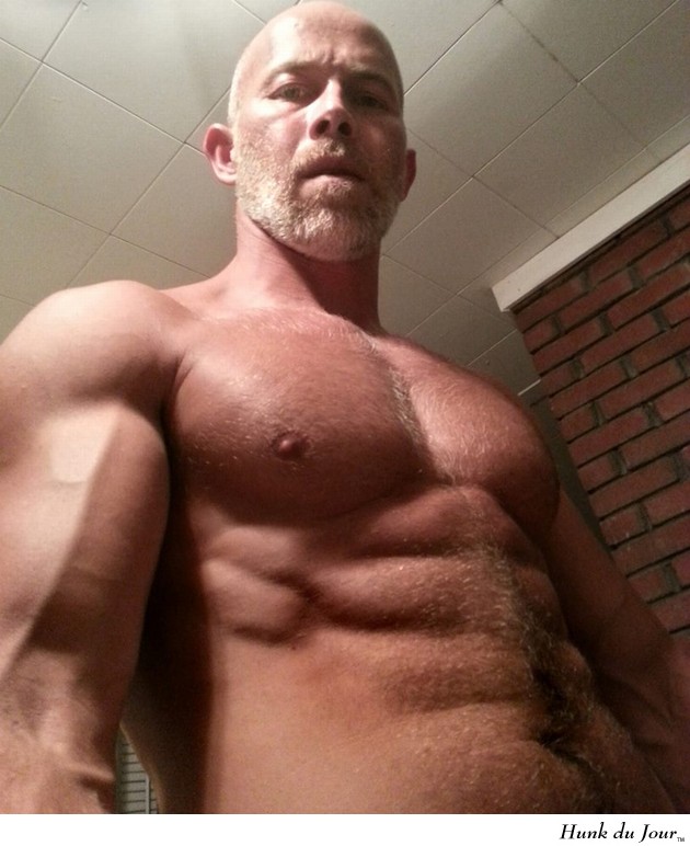 Michael Jon Robertson - Hunk du Jour Michael Jon Robertson - Hunk du Jour