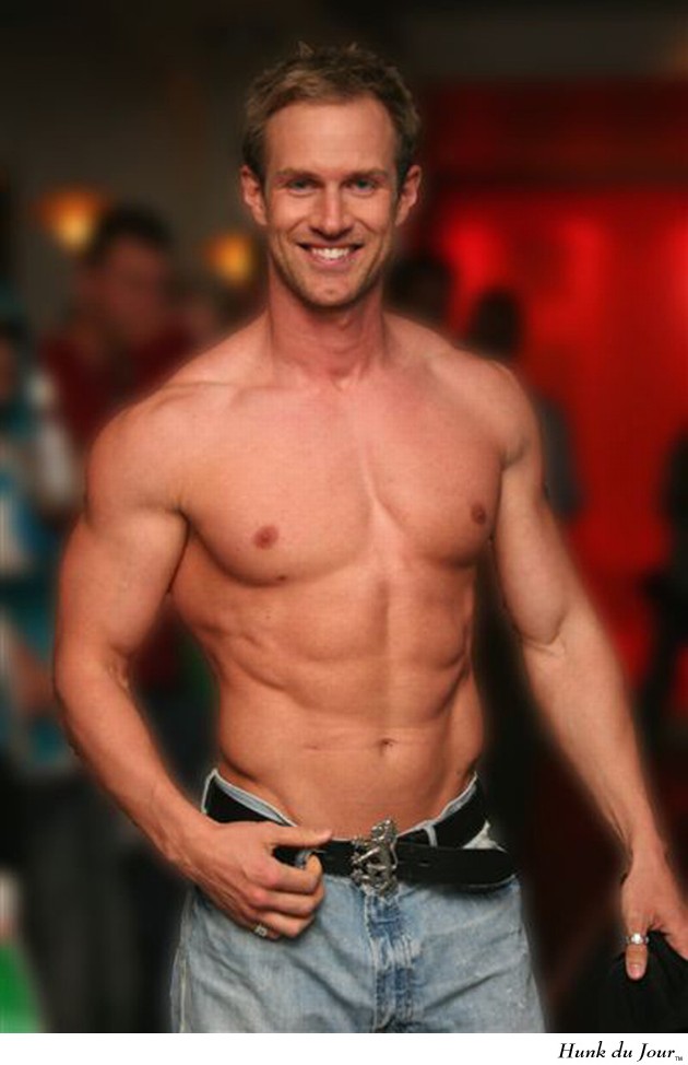 COVERguy - Hunk du Jour COVERguy - Hunk du Jour