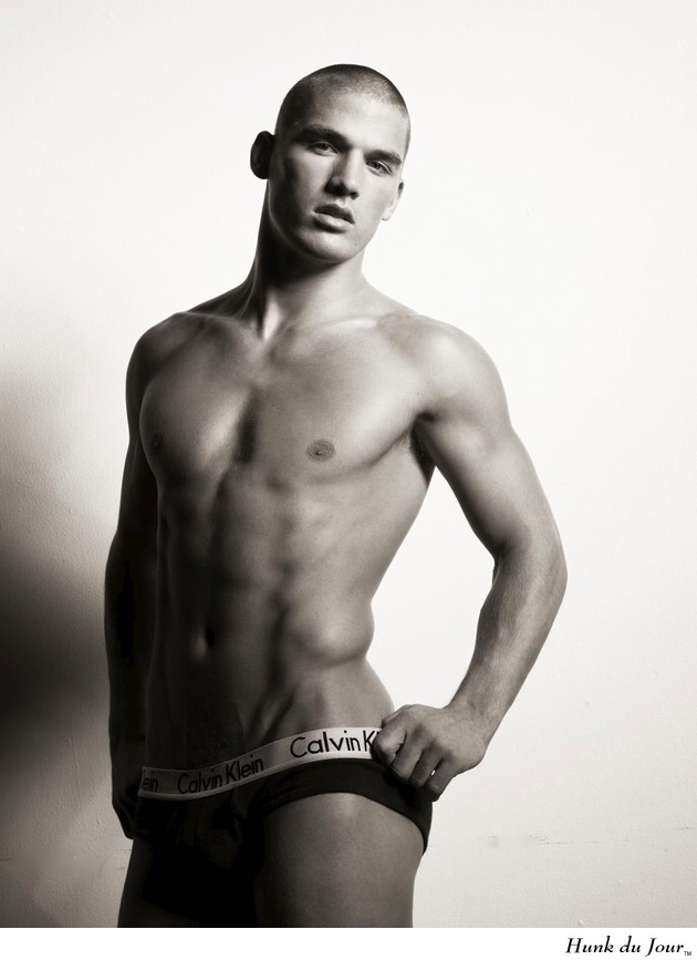 - Hunk du Jour - Hunk du Jour