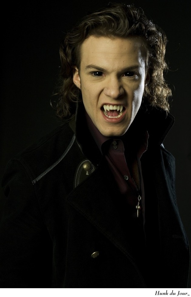 Kyle Schmid - Hunk du Jour Kyle Schmid - Hunk du Jour