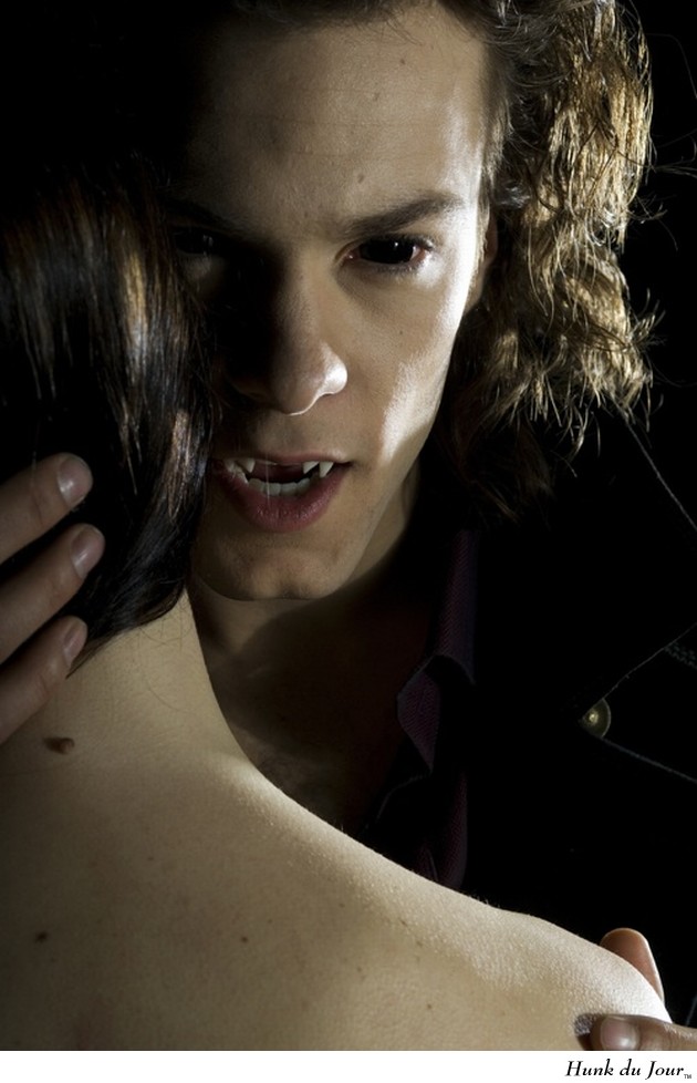 Kyle Schmid - Hunk du Jour Kyle Schmid - Hunk du Jour