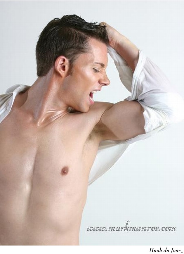 - Hunk du Jour - Hunk du Jour
