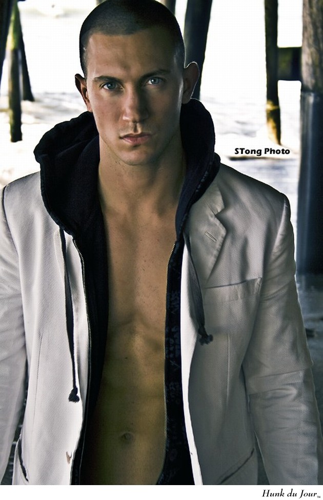 Mike S, from the 2010 Dream Guys calendar by Sonny Tong - Hunk du Jour Mike S, from the 2010 Dream Guys calendar by Sonny Tong - Hunk du Jour