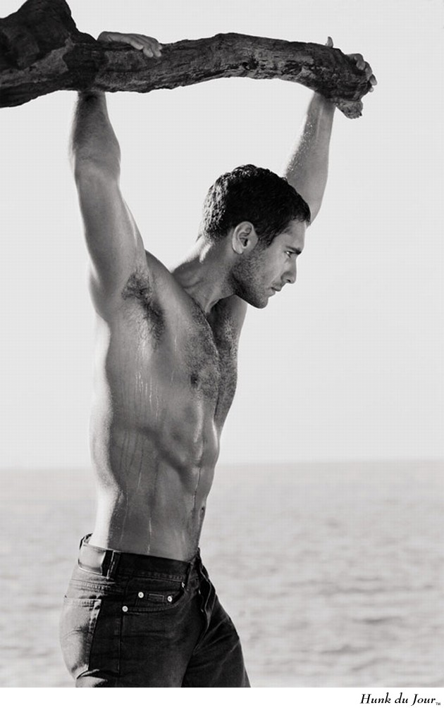 Raoul Bova Amazing Abs and Chest - Hunk du Jour Raoul Bova Amazing Abs and Chest - Hunk du Jour