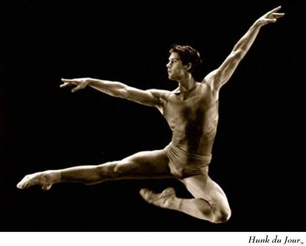 Ballet dancer Roberto Bolle in mid-air - Hunk du Jour Ballet dancer Roberto Bolle in mid-air - Hunk du Jour
