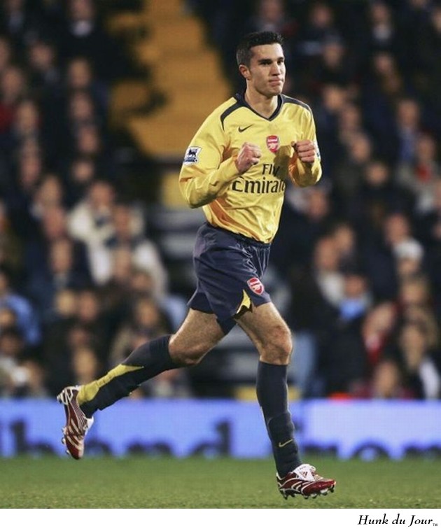 Robin van Persie runs on the field - Hunk du Jour Robin van Persie runs on the field - Hunk du Jour