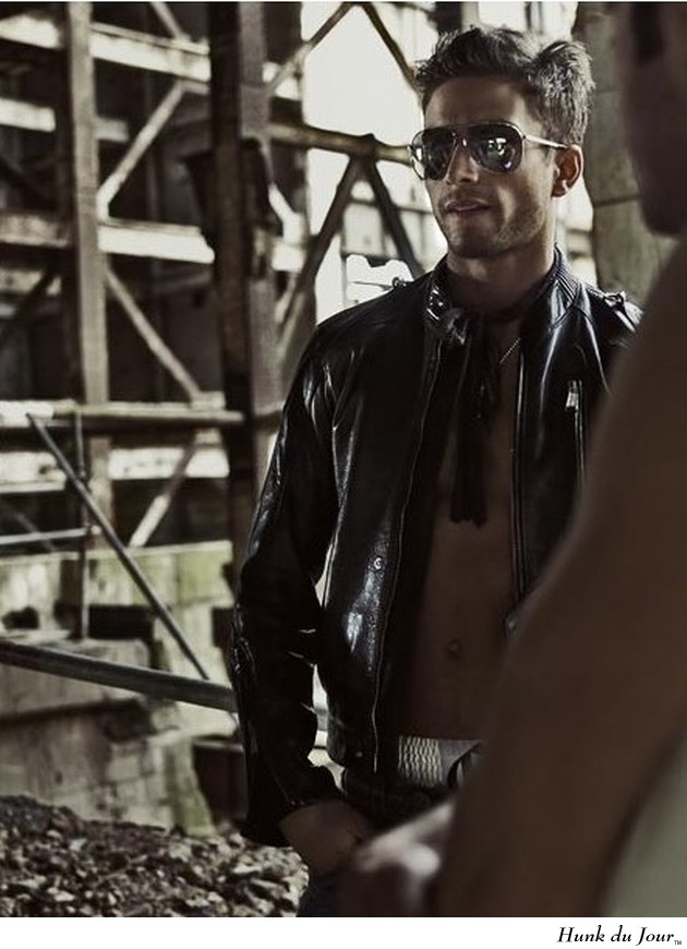 - Hunk du Jour - Hunk du Jour