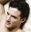 Gil : Hunk of the Day