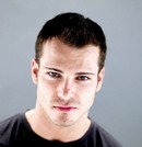 Canadian Hunk : Shawn Roberts