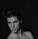 Your Hunk of the Day: Dorian Reeves